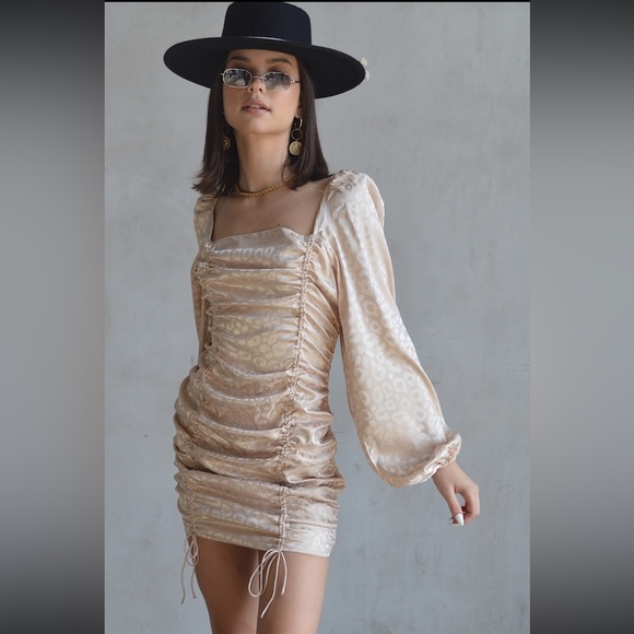 Madelynn Gathered Dress Satin Puff Sleeves - Picture 4 of 7